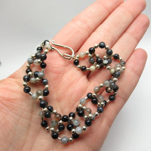 Black lace agate and silver link bracelet - Picture 4 of 10